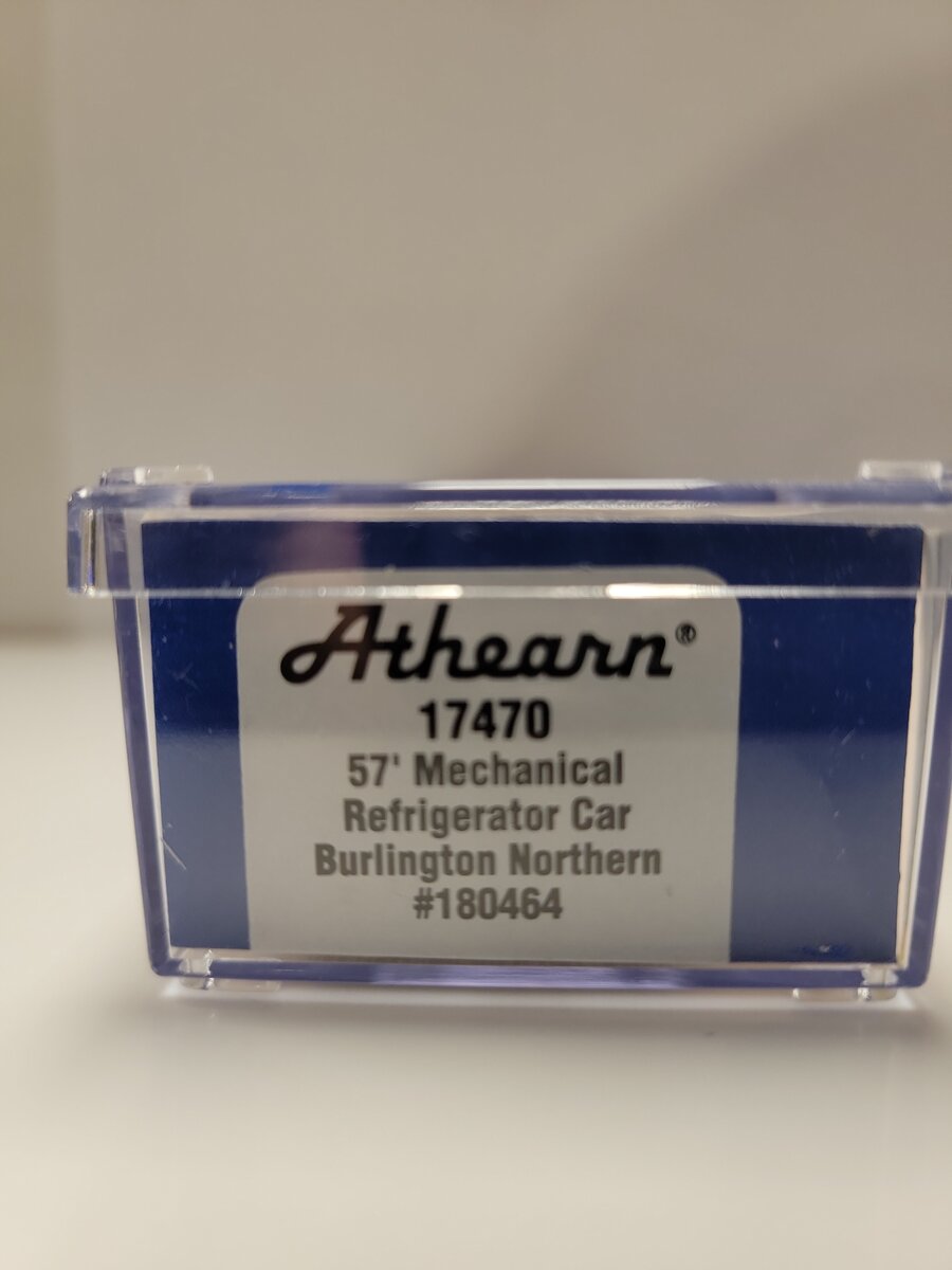 Athearn 17470 N Scale Burlington Northern 57' Mechanical Reefer Car #180464 LN/Box