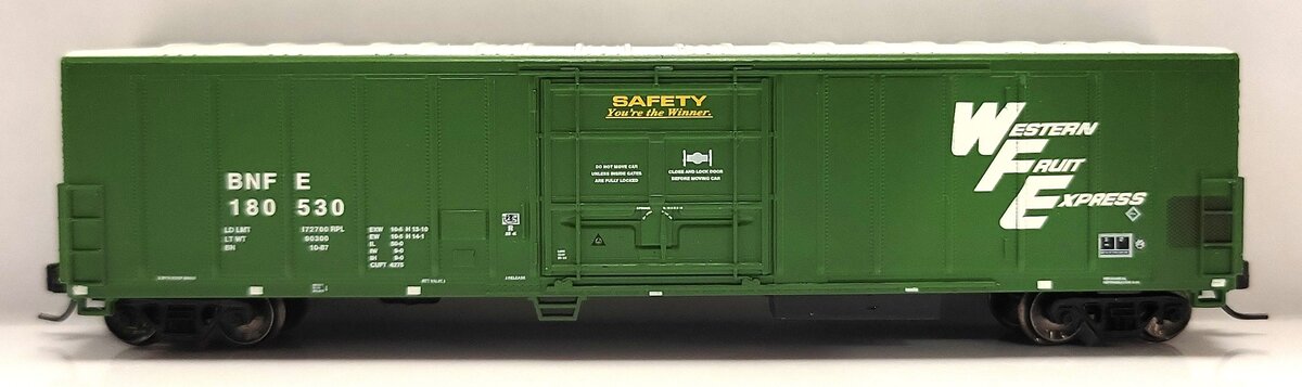 Athearn 17476 N Scale Burlington Northern 57' Mechanical Reefer Car #180530 LN/Box
