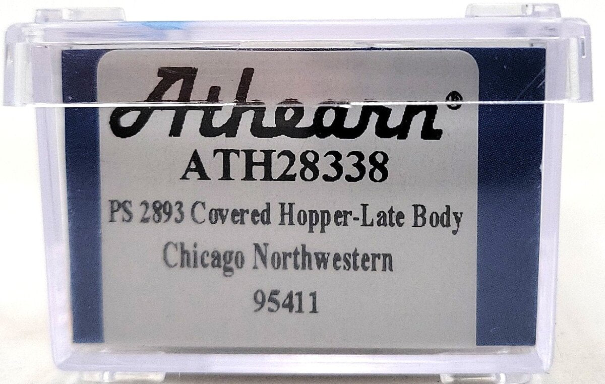 Athearn 28338 N Chicago & North Western PS-2 2893 3-Bay Covered Hopper #95411