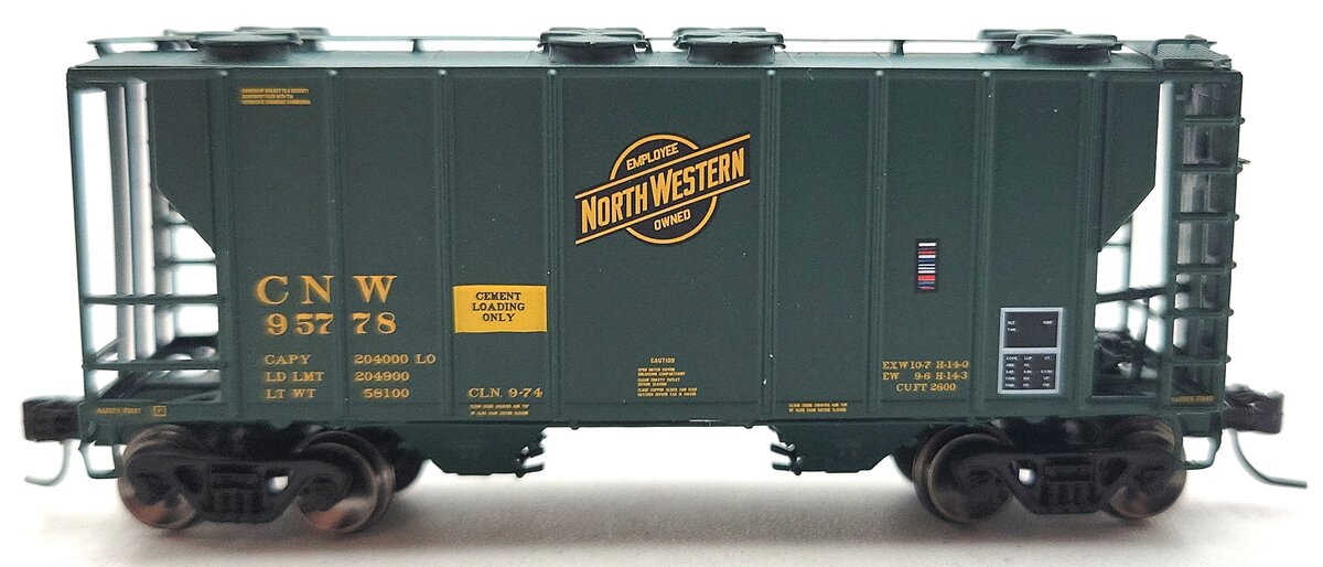 Athearn 16324 N Chicago & North Western PS-2 2600 Covered Hopper #95778 LN/Box
