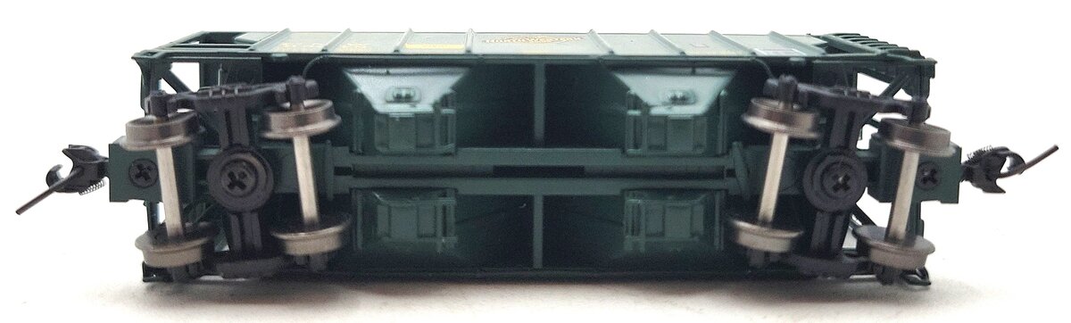 Athearn 16324 N Chicago & North Western PS-2 2600 Covered Hopper #95778 LN/Box