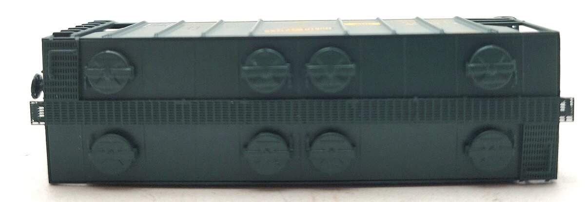 Athearn 16324 N Chicago & North Western PS-2 2600 Covered Hopper #95778 LN/Box