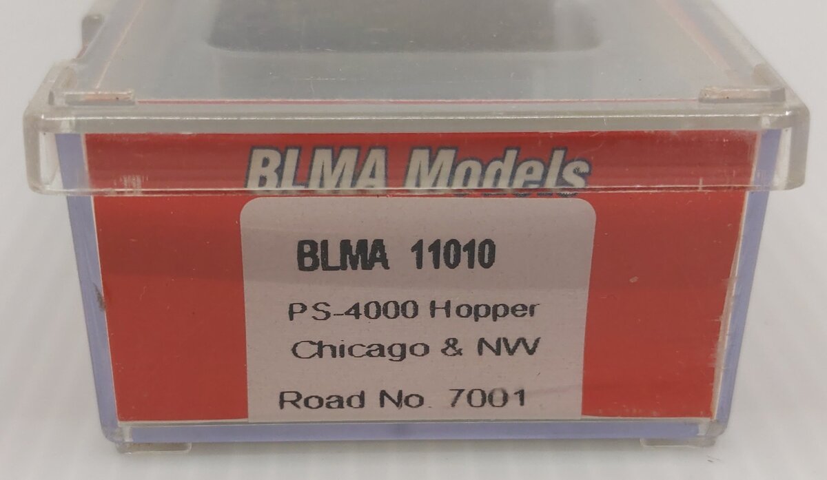 BLMA Models 11010 N Chicago & North Western PS-4000 Covered Hopper #7001 EX/Box
