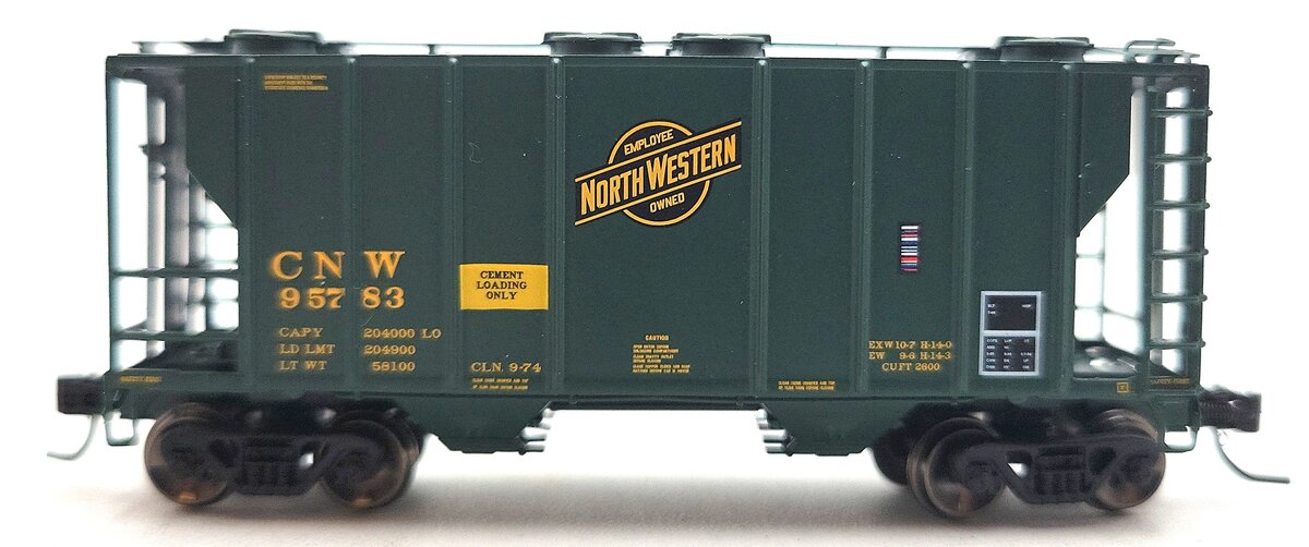 Athearn 16325 N Chicago & North Western PS-2 2600 Covered Hopper #95783 LN/Box