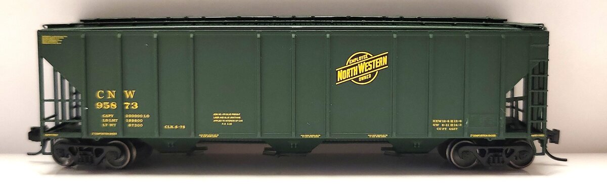 ExactRail EN530121 N Chicago & North Western PS2CD 4427 Covered Hopper #95873 EX/Box