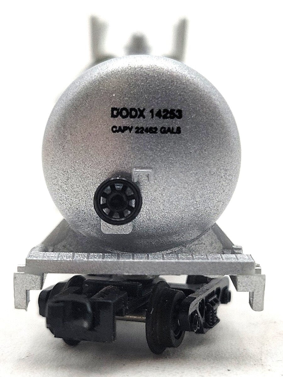 Roundhouse 8896 N Scale U.S. Department of Defense 50' Modern Tank Car #14253 EX/Box