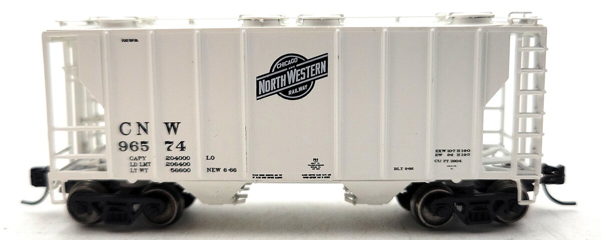 Athearn 12046 N Chicago and North Western PS-2 2600 Covered Hopper Gray #96574 LN/Box