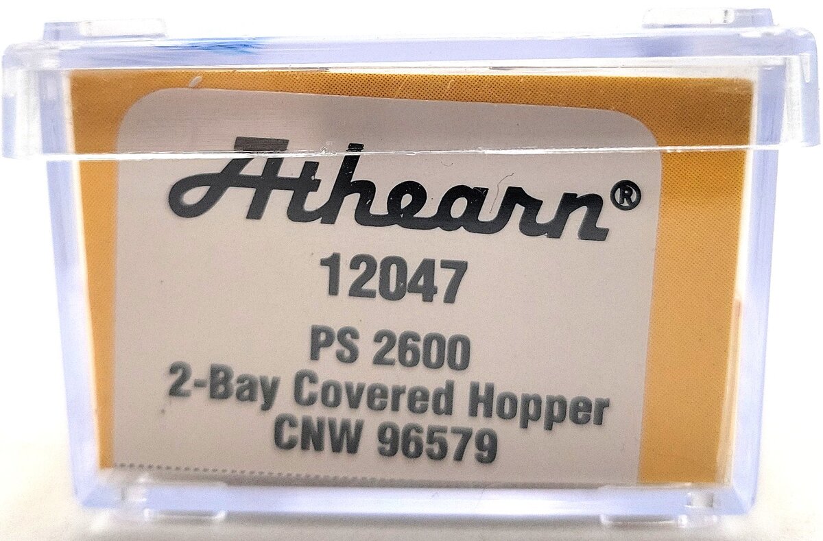 Athearn 12047 N Chicago and North Western PS-2 2600 Covered Hopper Gray #96579  LN/Box