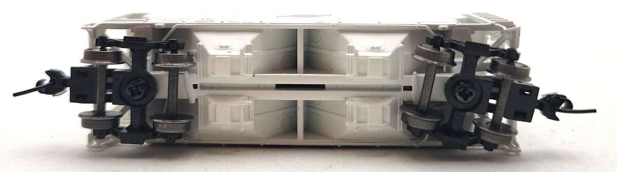 Athearn 12047 N Chicago and North Western PS-2 2600 Covered Hopper Gray #96579  LN/Box