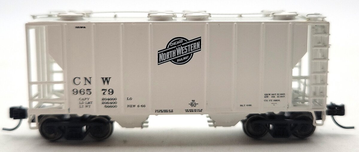 Athearn 12047 N Chicago and North Western PS-2 2600 Covered Hopper Gray #96579  LN/Box