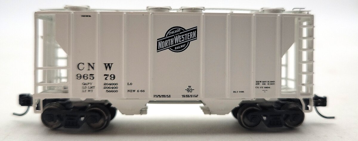 Athearn 12047 N Chicago and North Western PS-2 2600 Covered Hopper Gray #96579  LN/Box