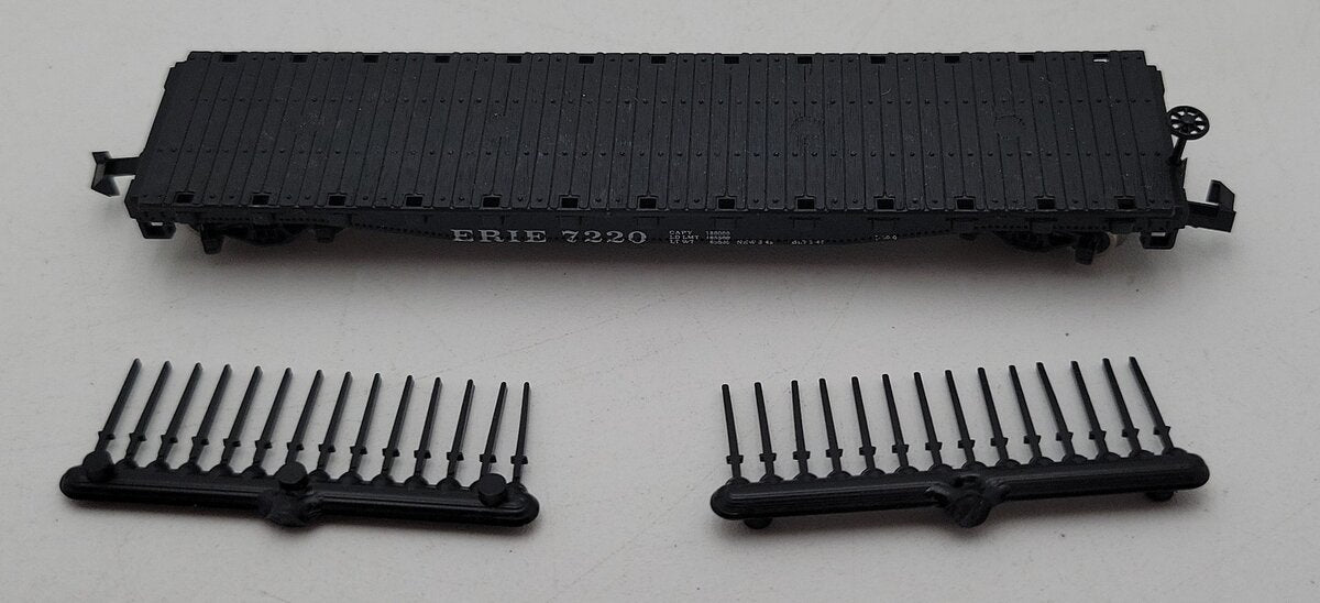 Atlas 3805 N Erie Flatcar w/ Stakes #7220 NIB