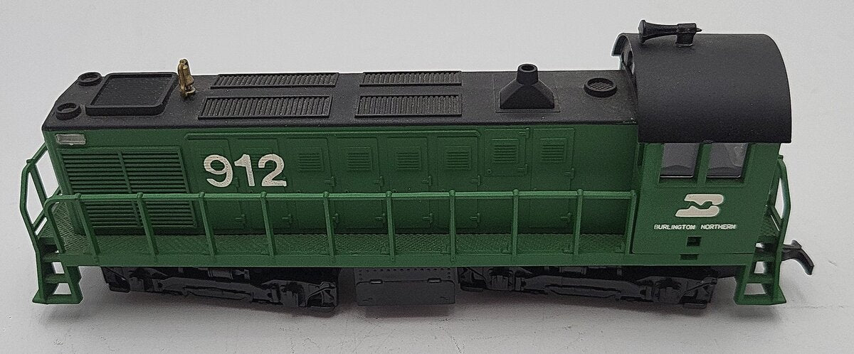 AHM 5010CD HO Scale Burlington Non Powered Alco Diesel Locomotive #912 LN