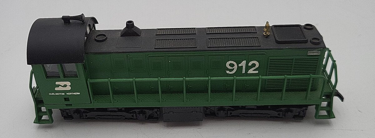 AHM 5010CD HO Scale Burlington Non Powered Alco Diesel Locomotive #912 LN
