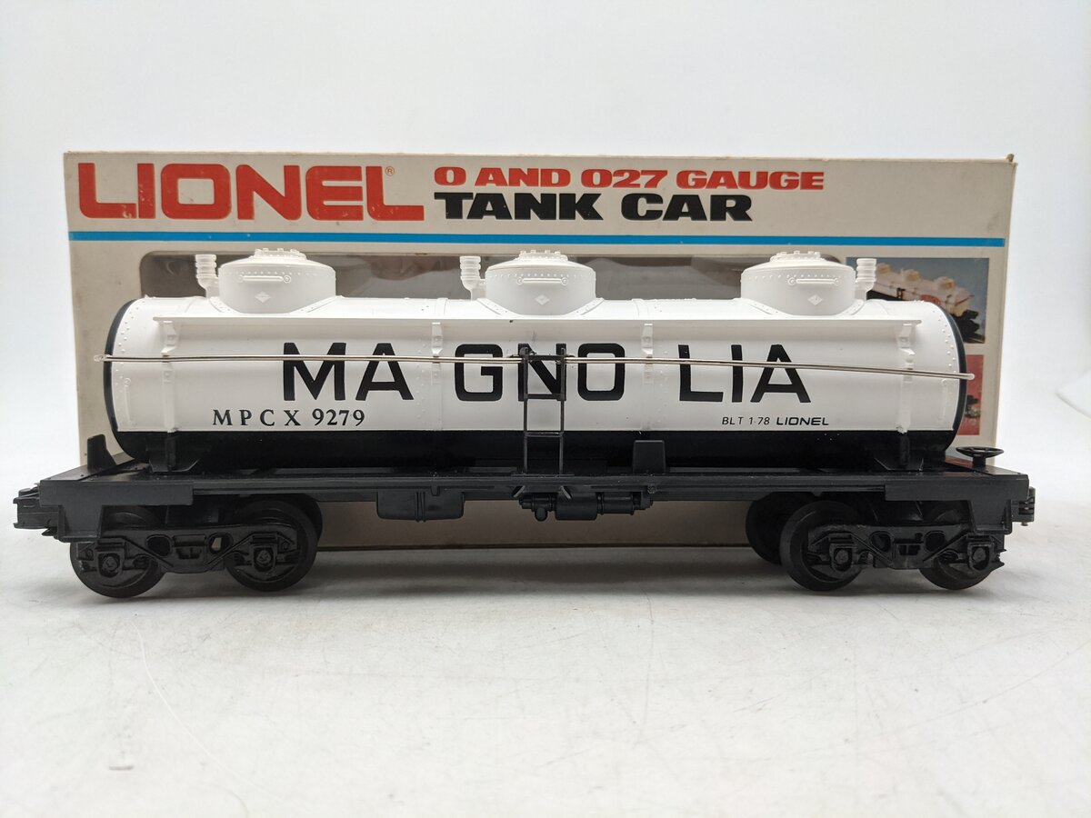 Lionel 6-9279 O Gauge Magnolia 3-Dome Tank Car VG/Box