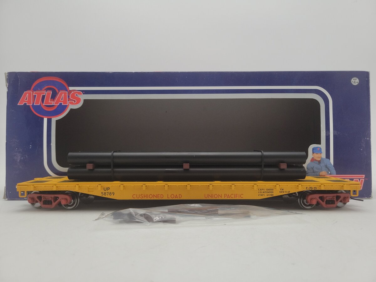 Atlas 984-1 O Scale Union Pacific Flat Car w/ Pipe Load #58789 (2 Rail) EX/Box