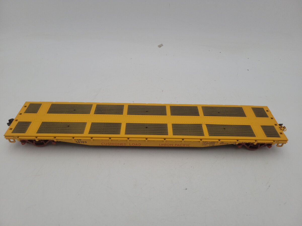 Atlas 984-1 O Scale Union Pacific Flat Car w/ Pipe Load #58789 (2 Rail) EX/Box