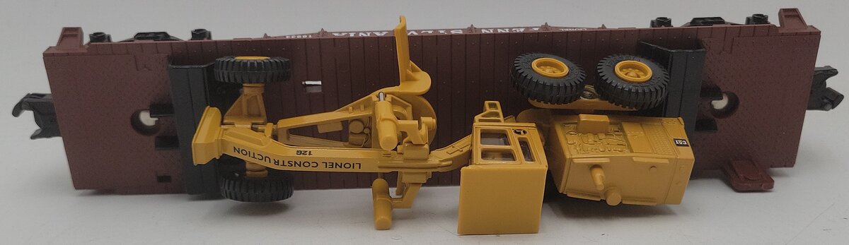 Lionel 6-16934 O Gauge Pennsylvania Flatcar w/Ertl Road Grader EX/Box