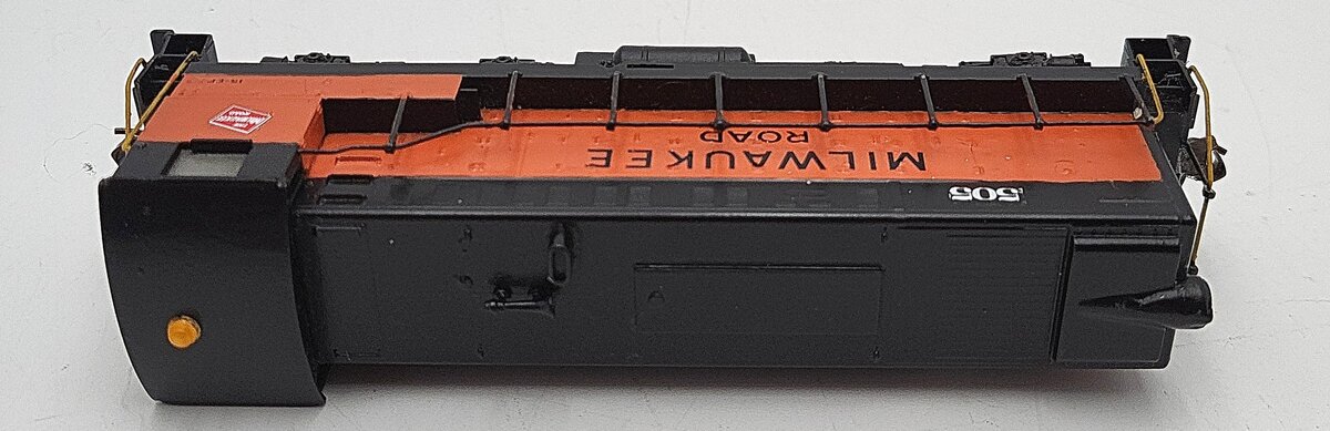 Athearn 3705 HO Milwaukee Road S-12 Powered Diesel Switcher #505 Custom EX