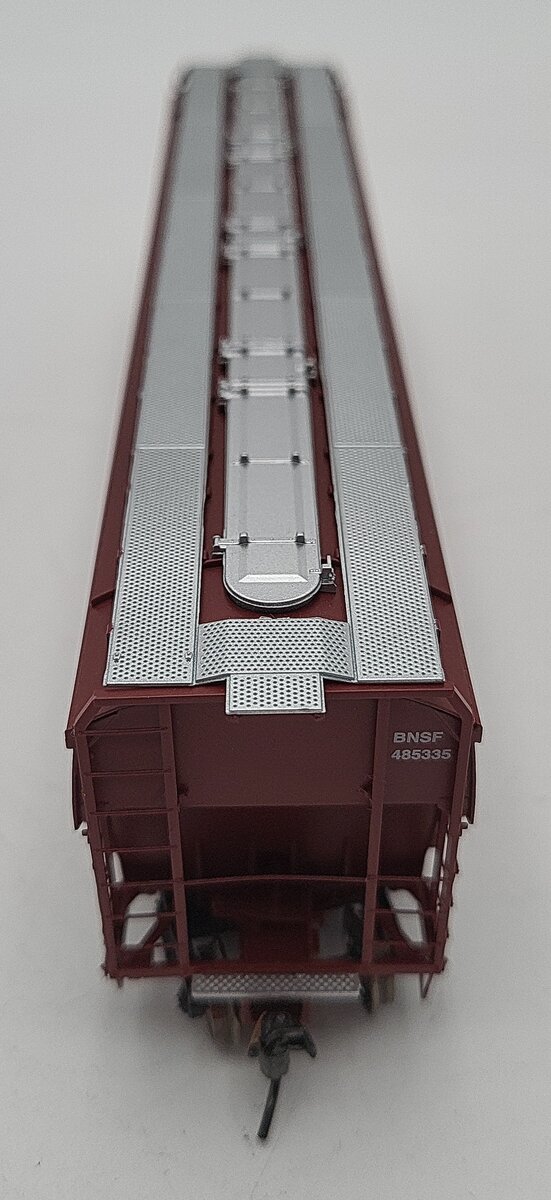 Scale Trains HO Scale Burlington Northern Covered Hopper Car #485335 LN/Box