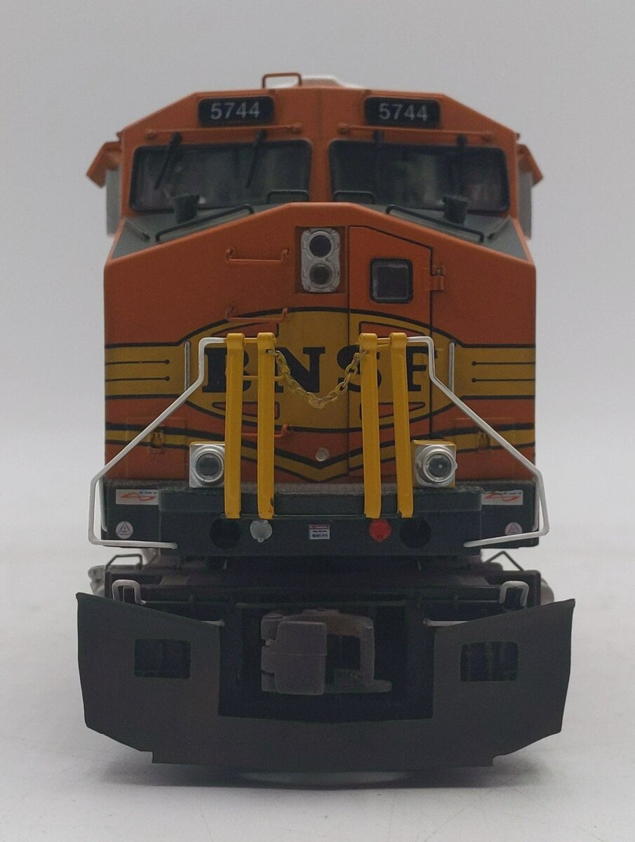 MTH 20-20090-3 BNSF Heritage ES44AC Non-Powered Diesel Engine #5744 LN/Box
