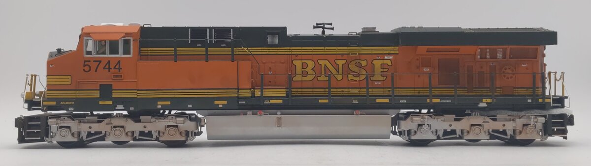 MTH 20-20090-3 BNSF Heritage ES44AC Non-Powered Diesel Engine #5744 LN/Box