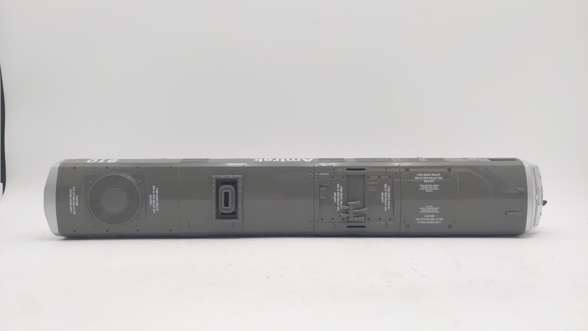 Williams GEN810 O Gauge Amtrak Genesis Non-Powered Diesel Locomotive #810/Box