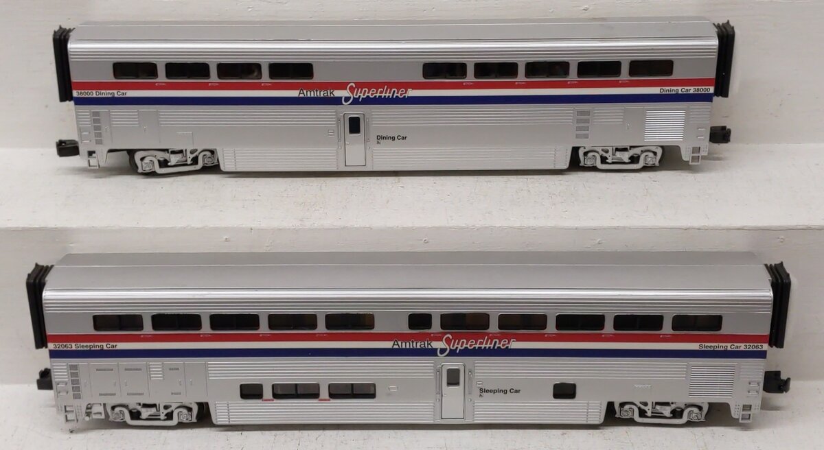 MTH 20-66232 O Amtrak Wide Strip SuperLiner Coach Cars (Set of 2) EX/Box