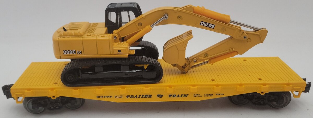 Lionel 6-36020 O Gauge TTX Trailer Train Flatcar w/ John Deere Crane #9-6424 EX/Box