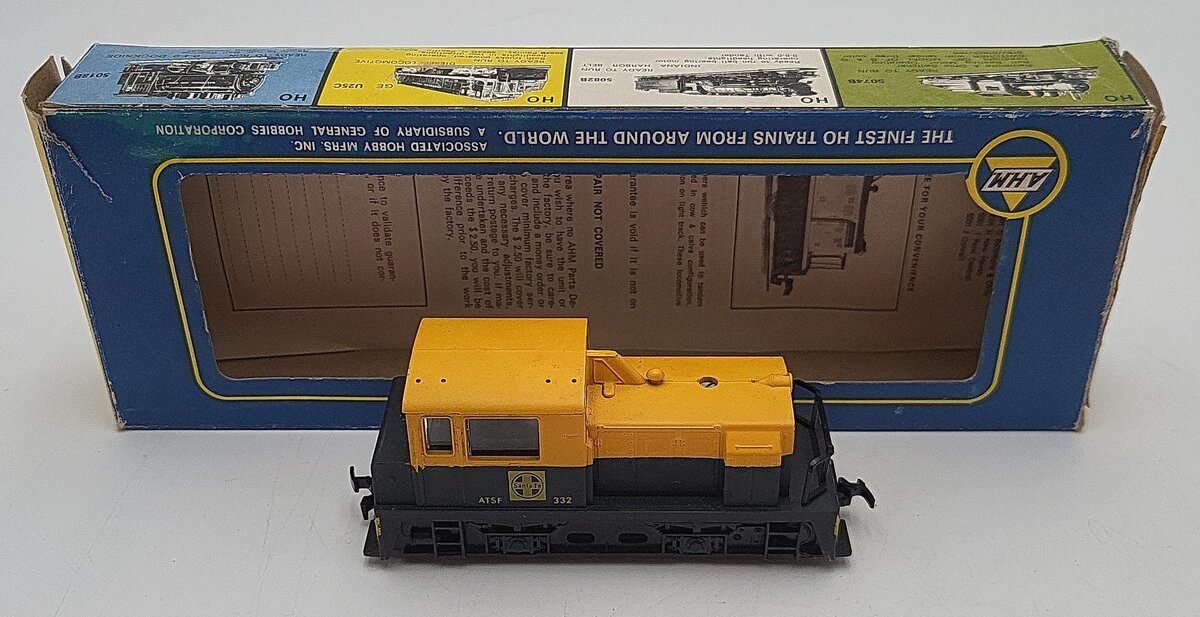 AHM 5002 HO Santa Fe Plymouth MDT Diesel Switcher #332 EX/Box