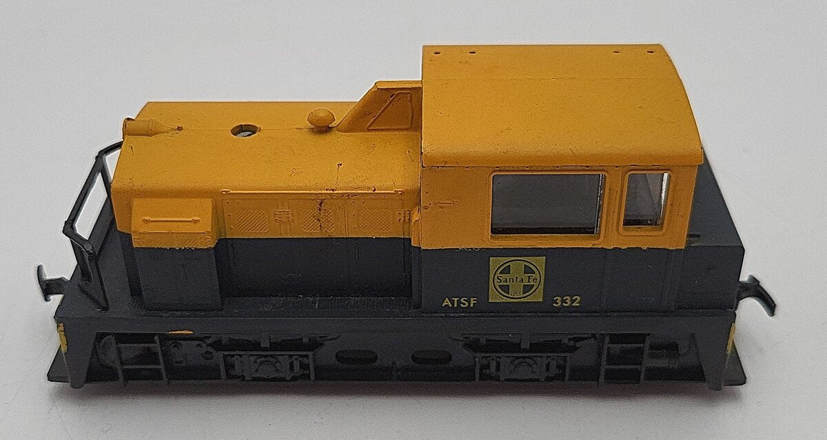 AHM 5002 HO Santa Fe Plymouth MDT Diesel Switcher #332 EX/Box