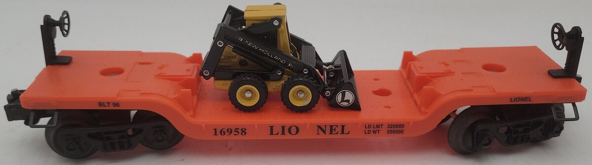 Lionel 6-16958 O Gauge Lionel Flatcar w/an Ertl New Holland Loader EX/Box