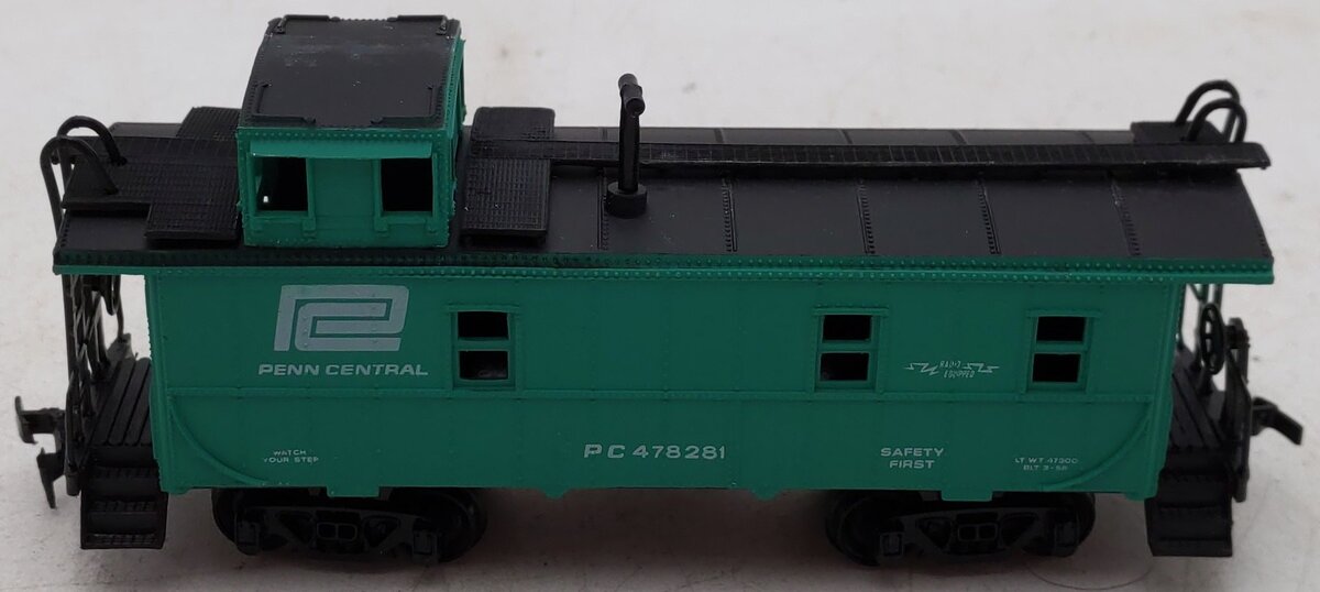 Bachmann 0981 HO Scale Penn Central Caboose #478281 EX/Box