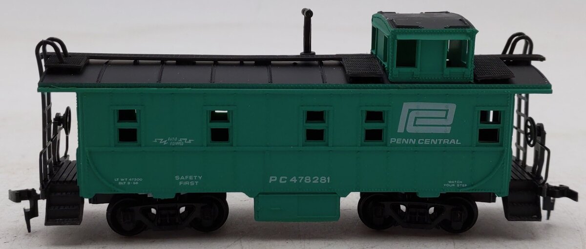 Bachmann 0981 HO Scale Penn Central Caboose #478281 EX/Box