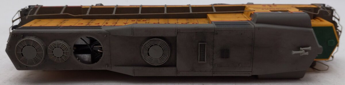 Proto 2000 23221 HO Scale Union Pacific Phase II GP30 Diesel Locomotive #868 VG