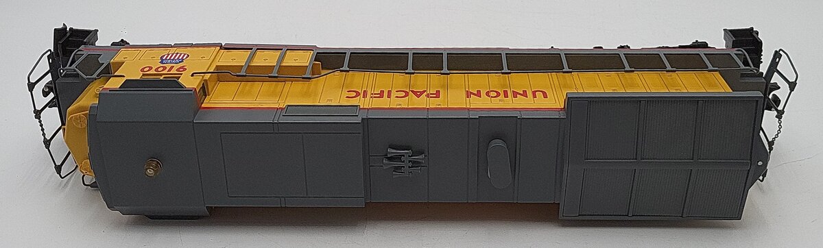 Lionel 6-18205 O Gauge Union Pacific Dash-8 40C Diesel Locomotive #9100 EX/Box