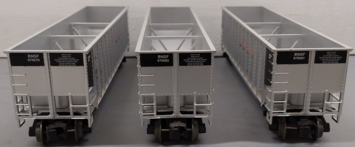 Lionel 6-17482 O Gauge BNSF Bathtub Gondolas (Pack of 3) EX/Box