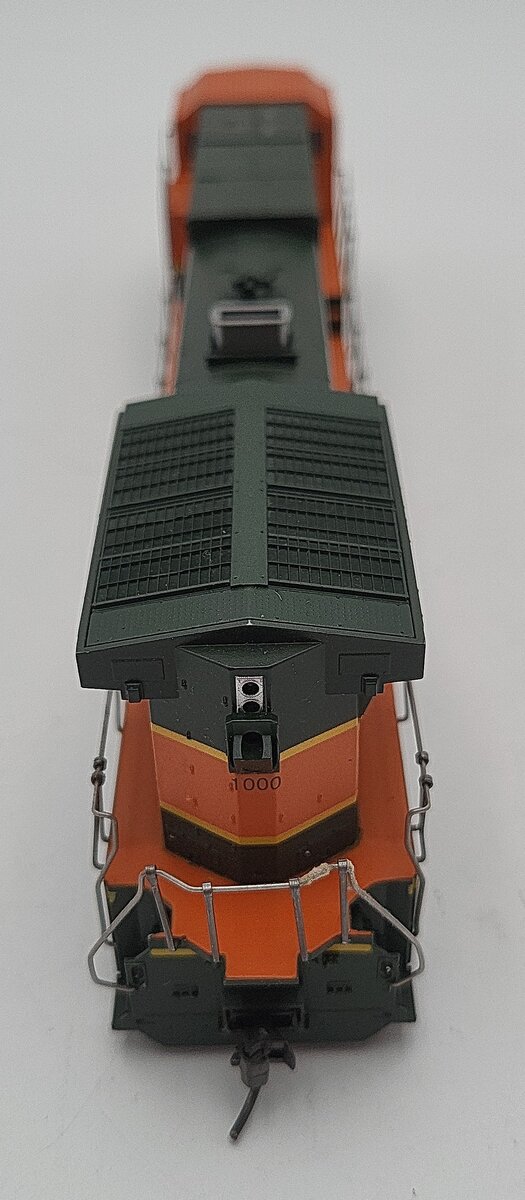 Athearn 3970 HO Scale BNSF Dash 9-44CW Non-Powered Diesel Locomotive # 1000 EX/Box