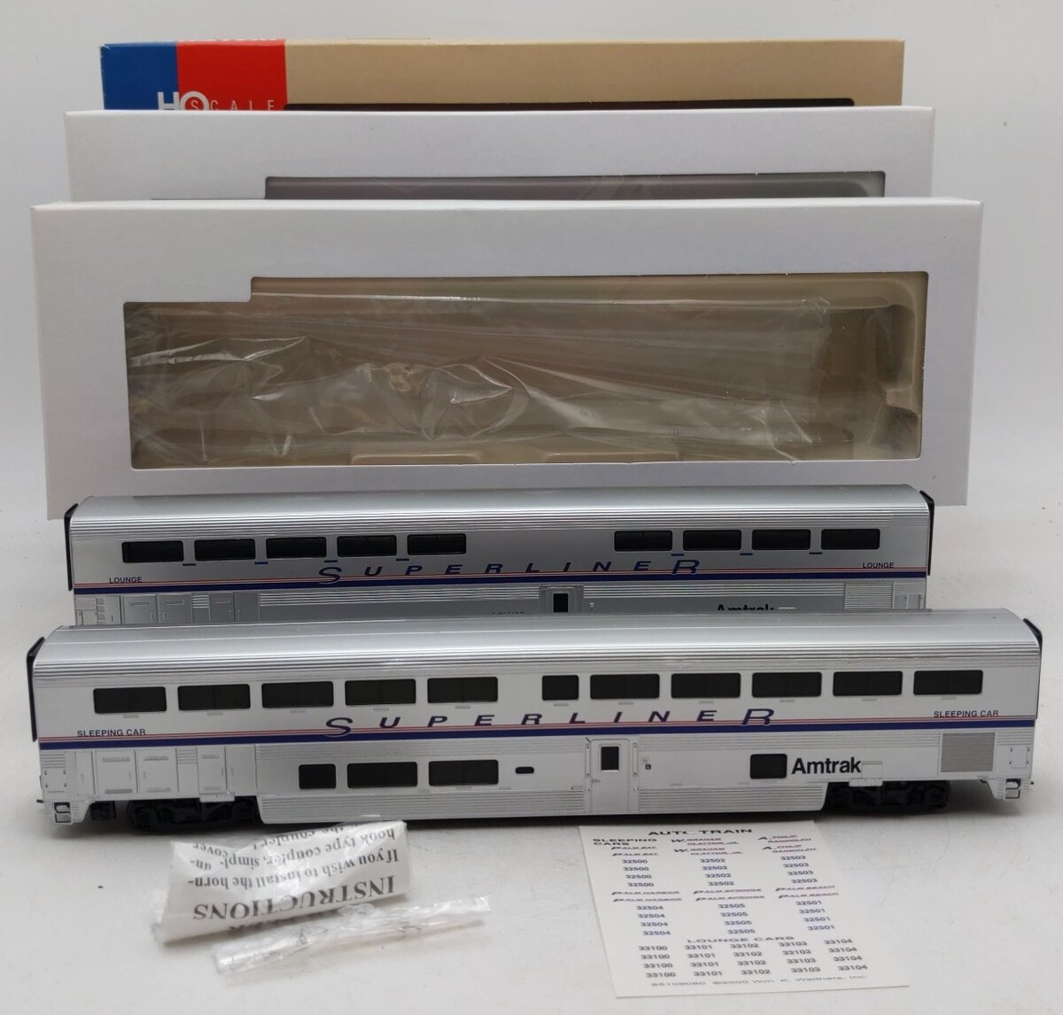 Walthers 932-908 HO Amtrak Auto Train Deluxe Sleeper/Converted Lounge (Set of 2) EX/Box