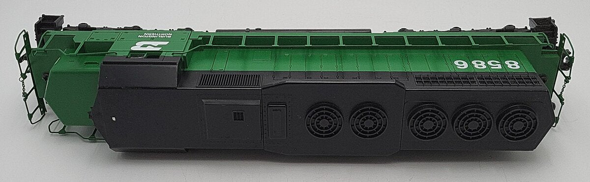 Lionel 6-18208 O Gauge Burlington Northern SD-40 Dummy Diesel Locomotive #8586 EX/Box