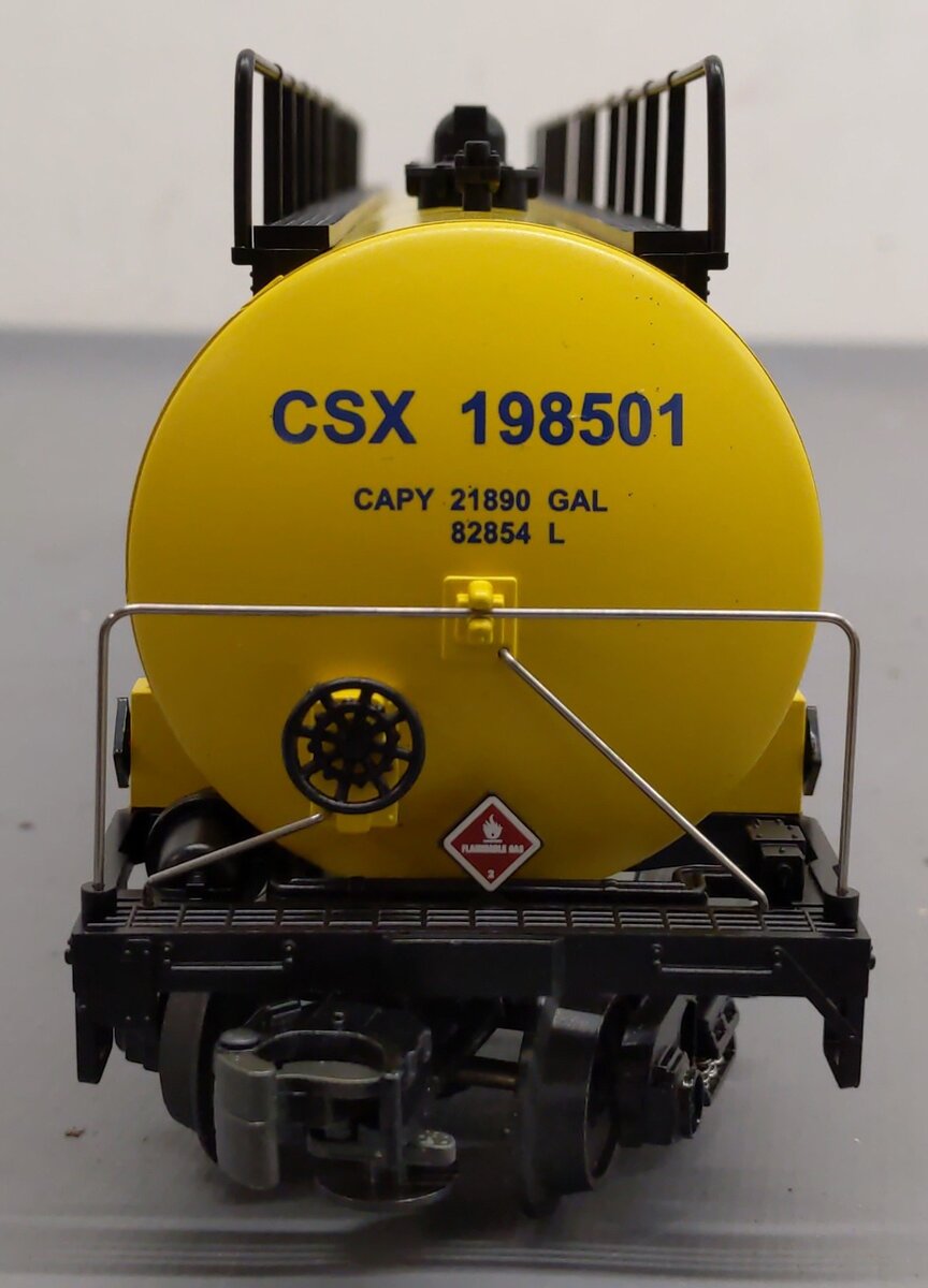 MTH 20-96023 O CSX 20,000 Gallon 4-Compartment Tank Car #198501 EX/Box