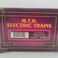 MTH 20-98659 BNSF Flat Car w/Bulkheads w/Covered Wood Load V2 EX/Box