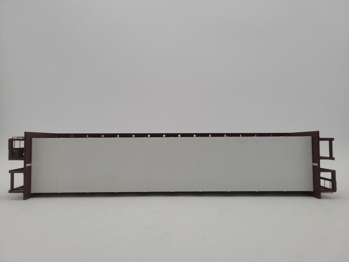 MTH 20-98659 BNSF Flat Car w/Bulkheads w/Covered Wood Load V2 EX/Box