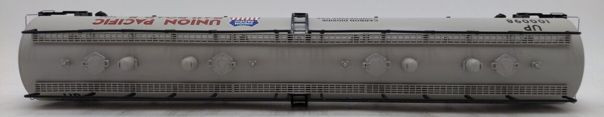 MTH 20-96205 O Gauge Union Pacific 20K Gallon 4-Compartment Tank Car #100098 LN/Box