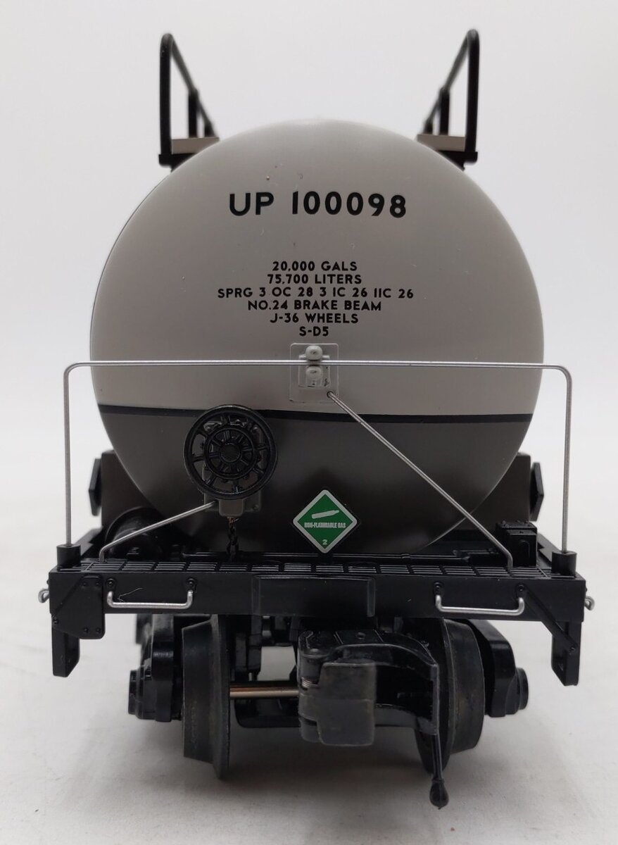 MTH 20-96205 O Gauge Union Pacific 20K Gallon 4-Compartment Tank Car #100098 LN/Box