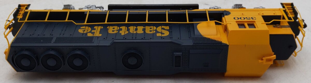 Bachmann 63502 HO Scale Santa Fe EMD GP 40 Diesel Locomotive #3500 EX/Box