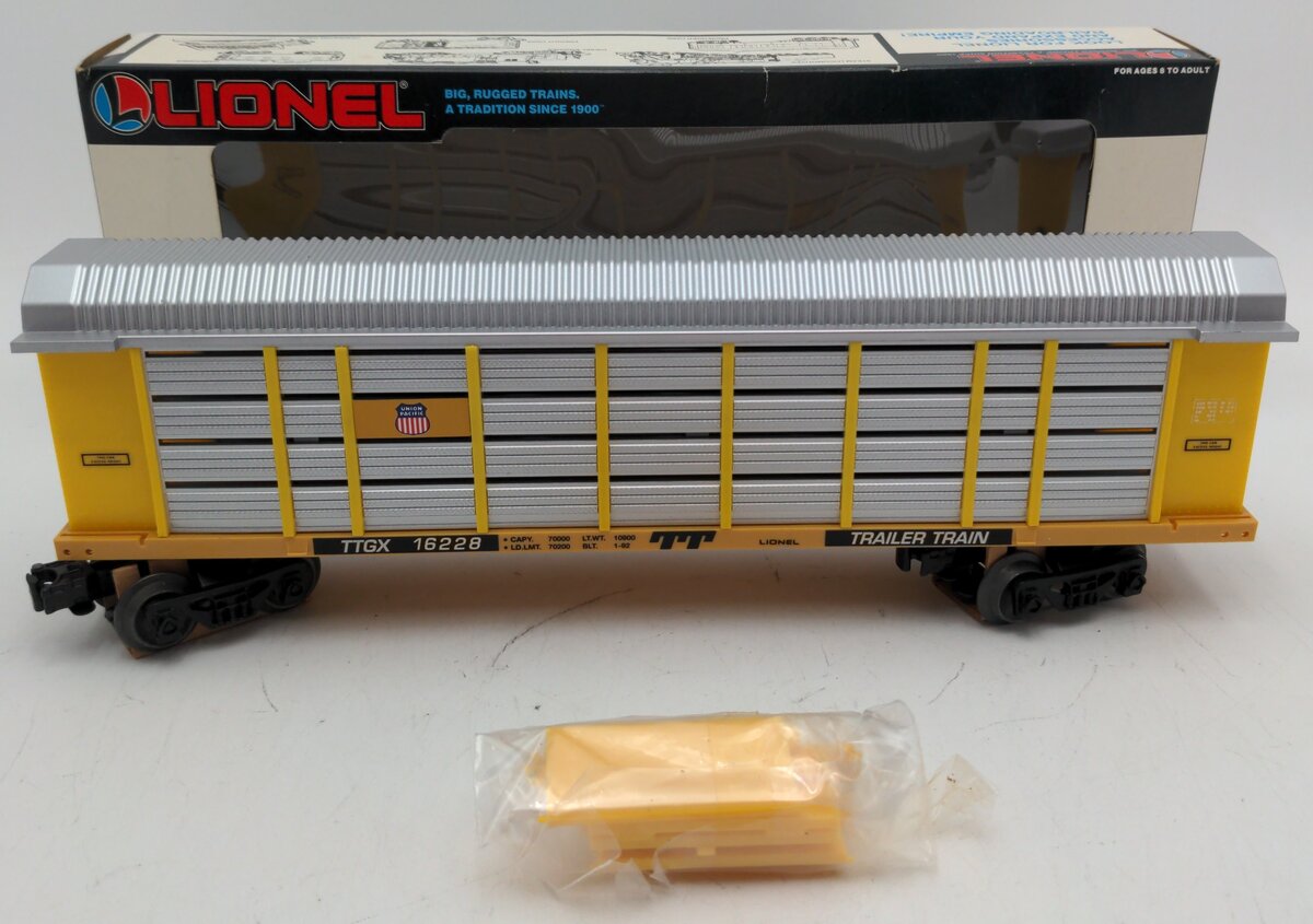 Lionel 6-16228 O Gauge Union Pacific Auto Carrier Car with Screens EX/Box