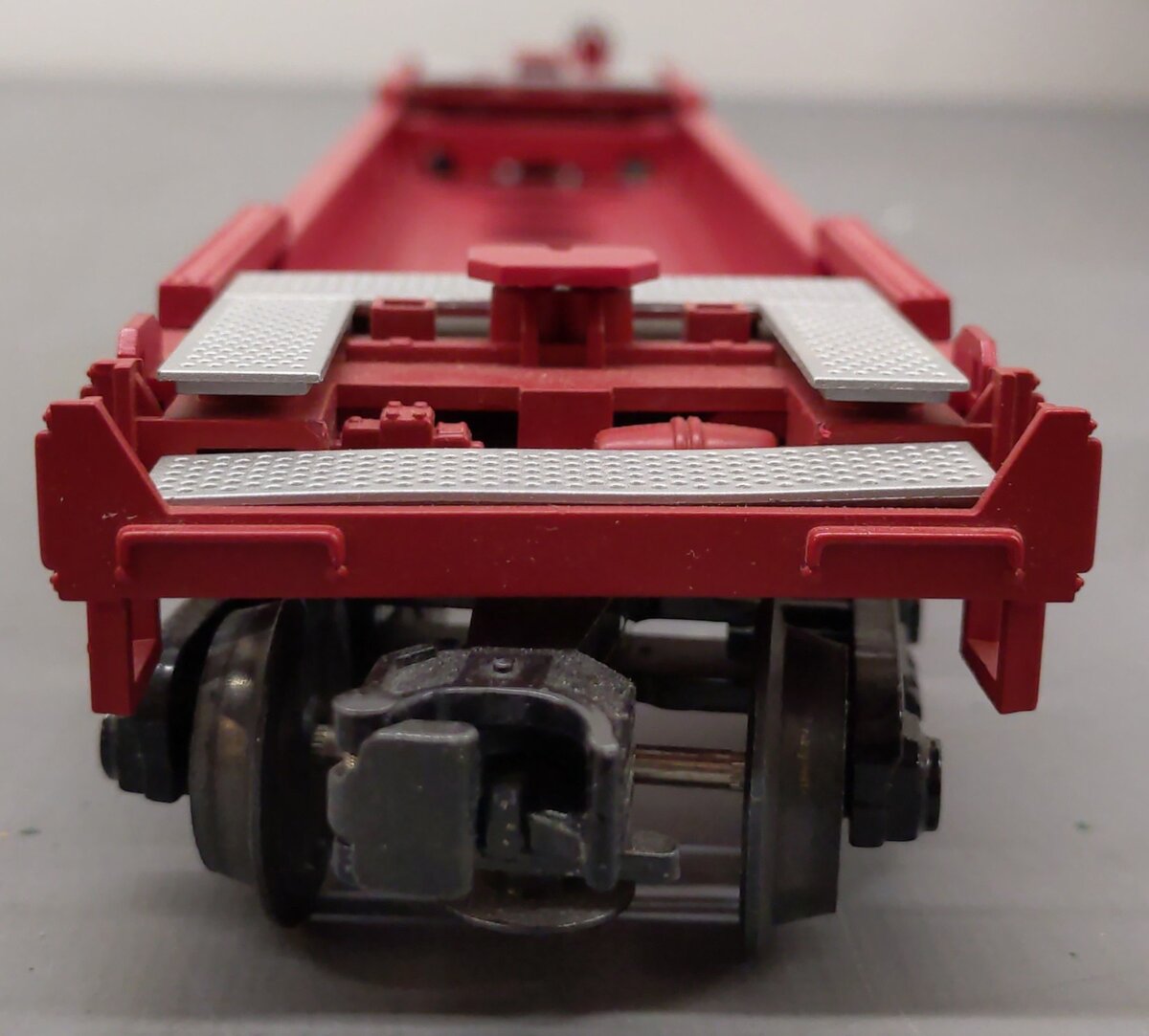 MTH 30-7644 O Gauge BNSF Husky-Stack Car with Containers #212261 EX/Box