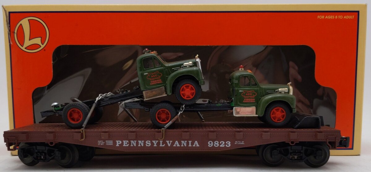Lionel 6-17518 O Gauge Pennsylvania Flatcar with 2 Corgi Mack AEC Trucks #9823 VG/Box