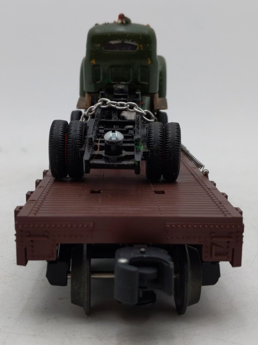 Lionel 6-17518 O Gauge Pennsylvania Flatcar with 2 Corgi Mack AEC Trucks #9823 VG/Box